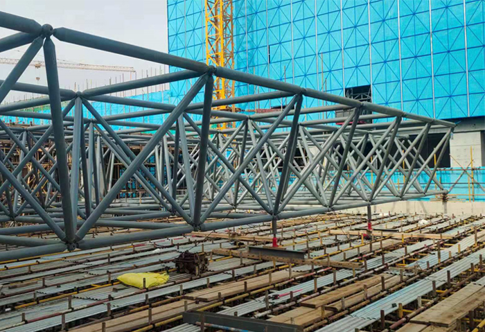 瑞金高铁东总部基地2号楼网架